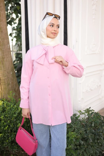 Pembe Yaka Bağlamalı Poplin Gömlek