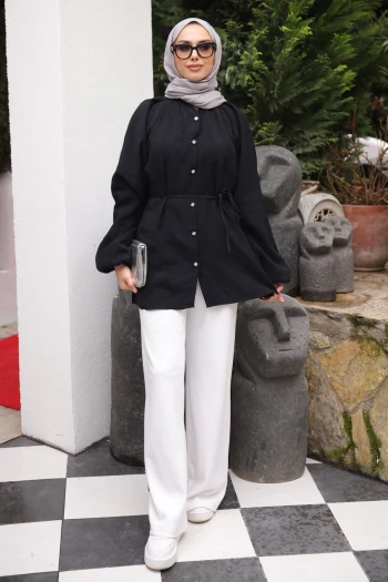 Siyah Balon Kol Kuşaklı Gömlek