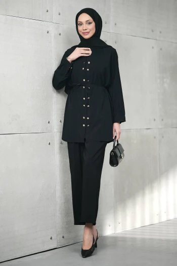 Siyah Düğme Detaylı Tunik Pantolonlu Takım