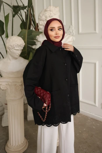 Siyah Eteği Nakış İşlemeli Gabardin Ceket