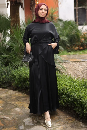 Siyah Floş Saten Ön Detaylı Bluz Etekli Takım