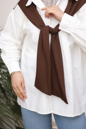 Beyaz Kahverengi Atkı Detaylı Oversize Garnili Gömlek