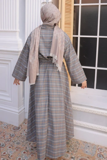 Gri Ekose Yaka Detaylı Gömlek Etekli Takım