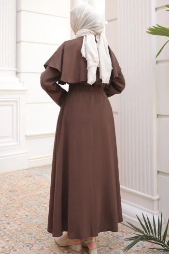 Kahverengi Düğmeli Pelerinli Gömlek Etekli Takım