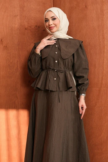 Kahverengi Yaka Detaylı Gömlek Etekli Takım