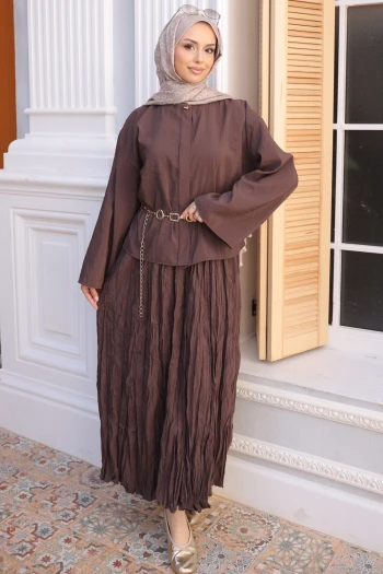 Kahverengi Zincir Kemer  Detaylı Gömlek Kraş Etekli Takım