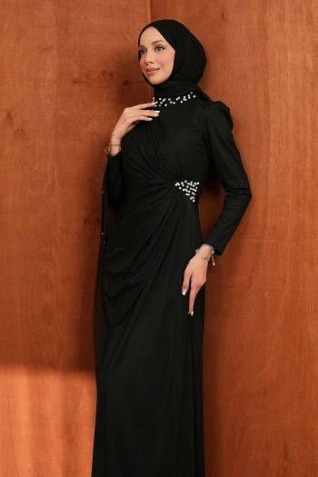Siyah Drapeli İnci Detaylı  Abiye