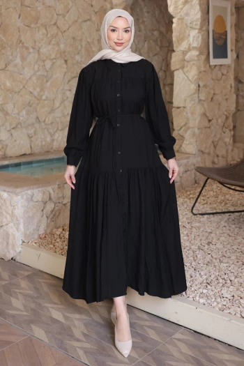 Siyah Eteği Katli Düğmeli Elbise