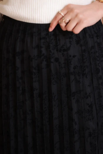 Siyah Piliseli Flok Baskılı Astarlı Tül Etek
