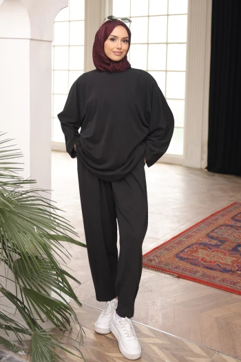Siyah Tunik Pantolonlu Takım
