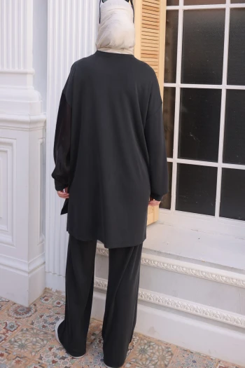 Siyah Yan Fermuar Detaylı Tunik Pantolonlu Takım