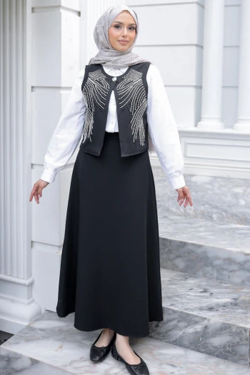 Siyah Yelek Kombinli Gömlek Etekli Takım