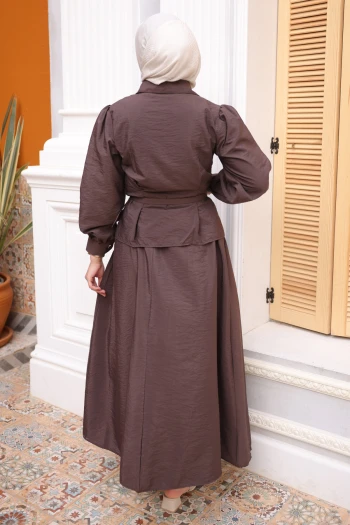 Kahverengi Kemerli Düğmeli Gömlek Etekli Takım