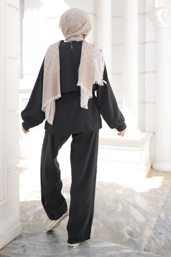 Siyah Bel Bağlamalı Tunik Pantolonlu Takım