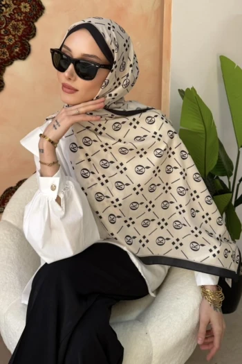 Siyah Monogram Desenli Soft Şal