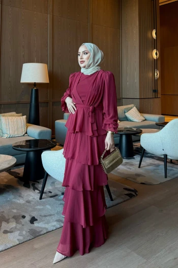 Bordo Eteği Katlı Abiye