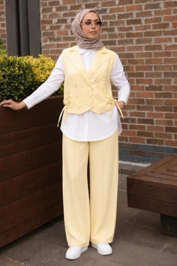 Sarı Düğmeli Yelek Pantolonlu Takım