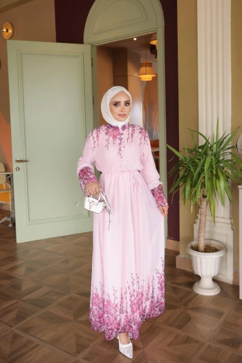 Pembe Bel Lastikli Desenli Elbise
