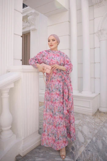 Pembe Kol Lastikli Toka Detaylı Elbise