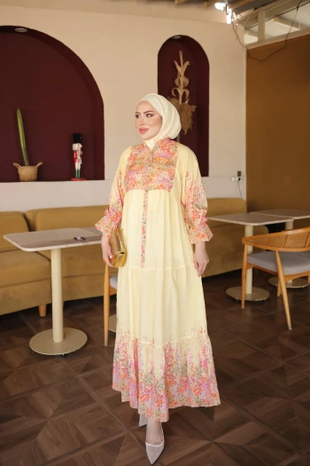 Sarı Yarım Düğmeli Kol Lastikli Eteği Katlı Elbise