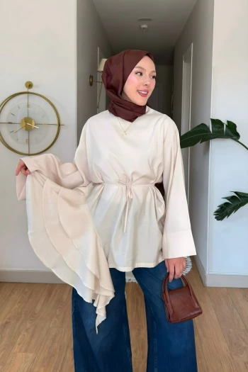 Bej Eteği Volanlı Bel Bağlamalı Tunik