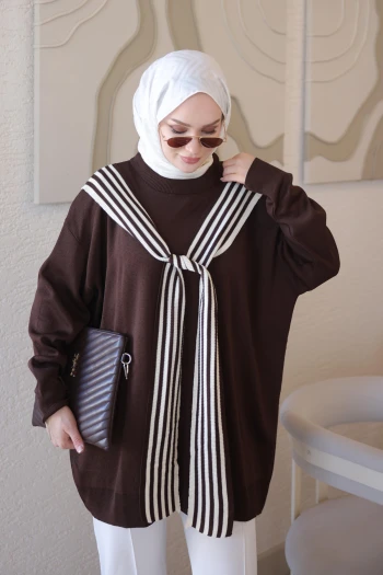 Kahverengi Atkı Detaylı Salaş Triko Tunik
