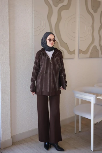 Kahverengi Kapüşonlu Tunik Pantolonlu Taşlı Triko Takım