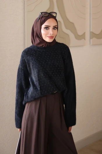 Siyah Bisiklet Yaka Taşlı Angora Yumoş Triko Kazak