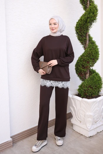 Kahverengi Bisiklet Yaka Eteği Dantelli Tunik Pantolonlu Takım