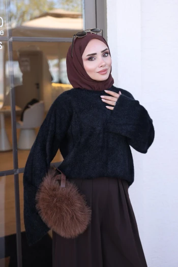 Siyah Bisiklet Yaka Oversize Angora Yumoş Triko Kazak